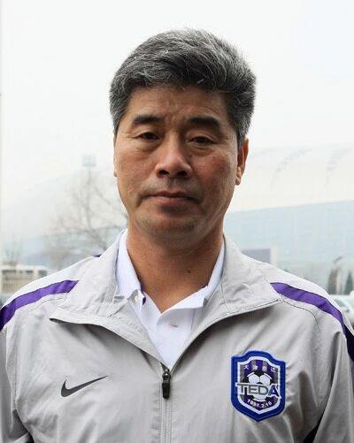 开云-他曾跟随国足参加日韩世界杯，点球三连扑的天津籍门将王建英